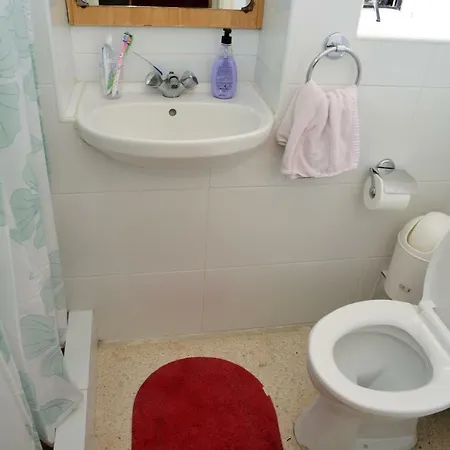 Whitestar בית הארחה Salina